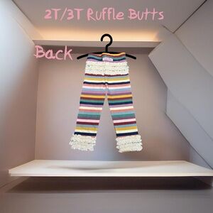 Ruffle Butts adorable 2T/3T striped, ruffle leggings. Super soft fabric!